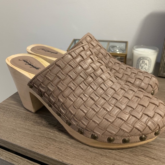 Free People Clogs - Picture 2 of 8